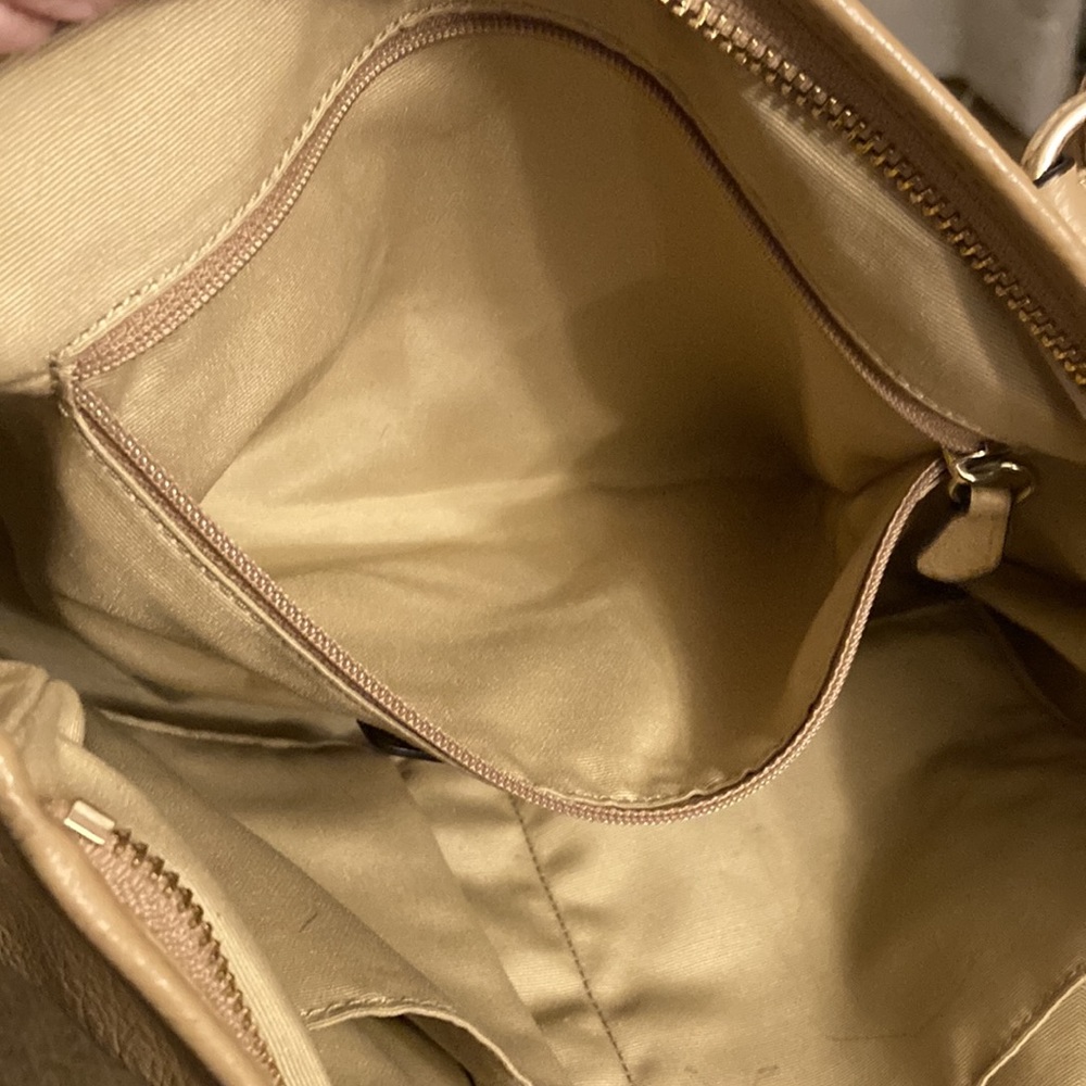 COACH CROSSBODY/SATCHEL. LIGHT TAN. BEIGE INTERIOR. Little ink marks/pocket. EUC - Picture 8 of 16